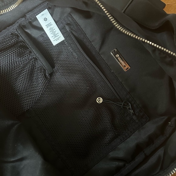 Sold* City Adventurer Backpack 20L - Picture 2 of 4